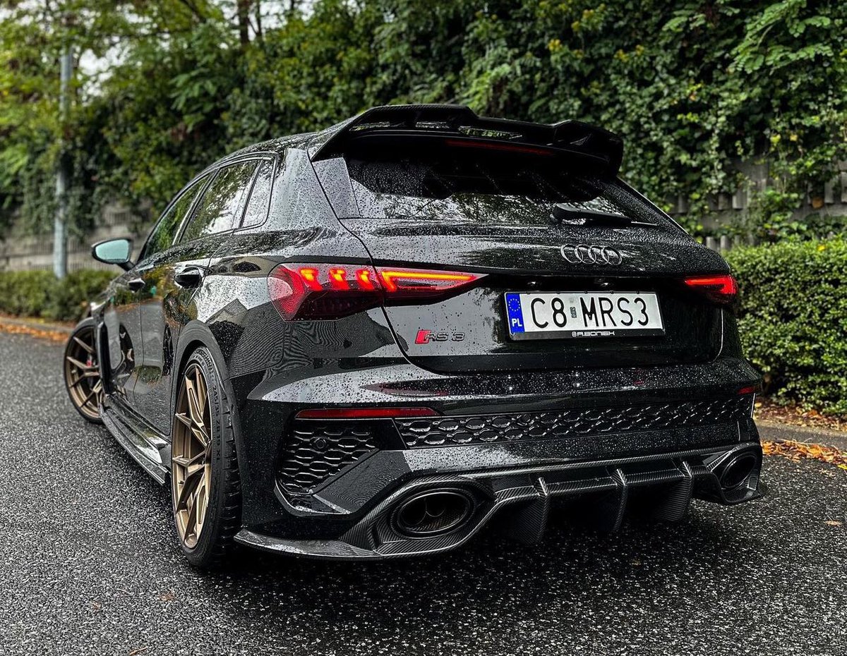 carpxrnpicx's tweet photo. Audi RS3 https://t.co/NoD8zvFGzG