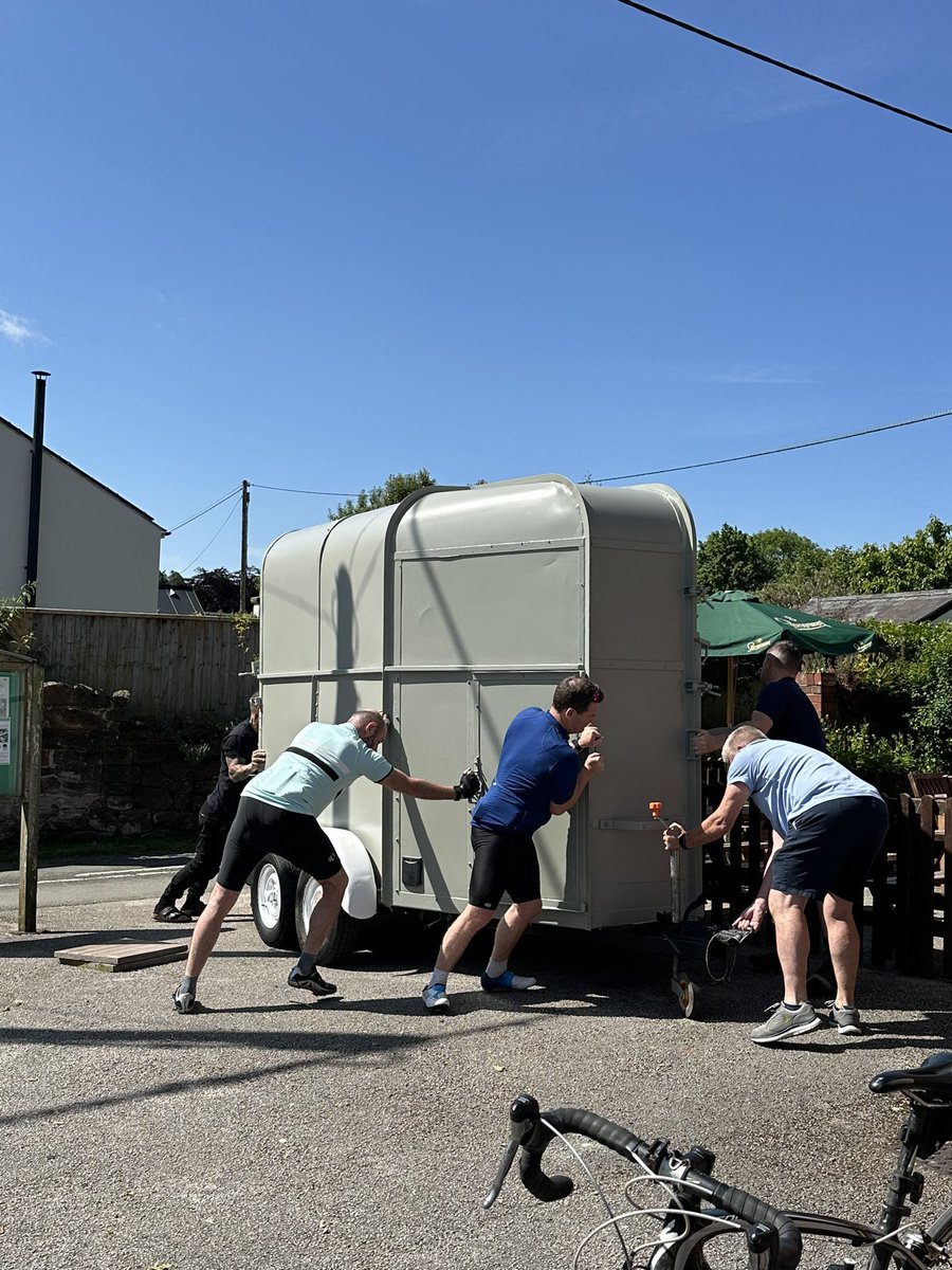 The White Horse Pub tweet media