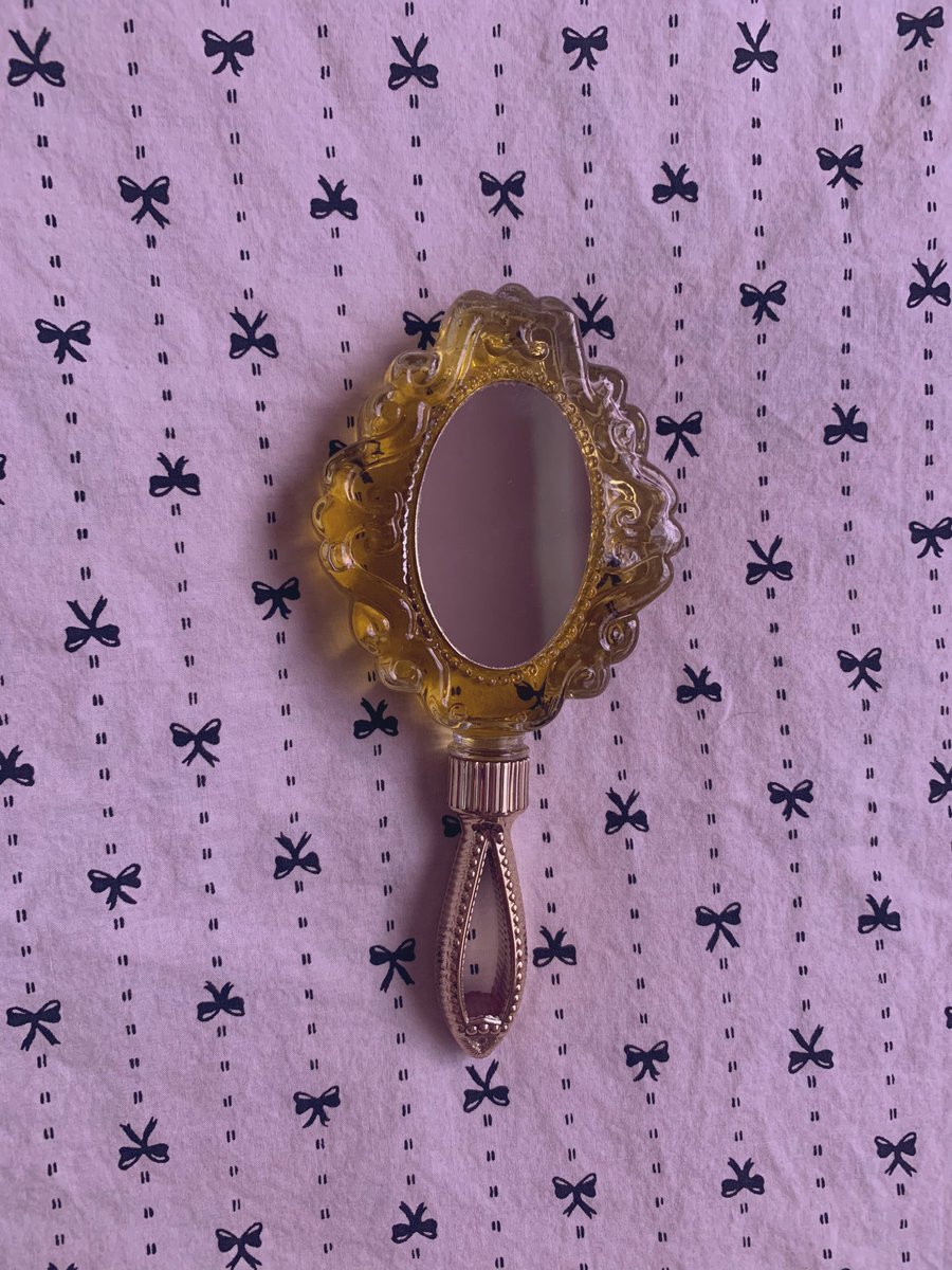 DemsGemz's tweet image. ✨Online thrifting mail time! This gem came from eBay. 🏴‍☠️💎

#Onlinethrifting #eBay #Gemz #secondhand #onlineshopping #mail 
#Thrifting #mailtime #Thrifted #Avon 
#Vintage #perfume #Gem #Cologne #Happyonlinethrifting