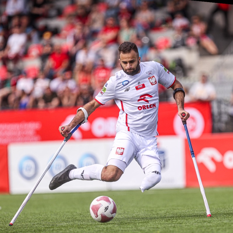AmpFutbolPolska's tweet photo. Prowadzimy z Grecją do przerwy! Dublet Kamila Grygiela! 🇵🇱🇵🇱

----------------------
Mistrzostwa Europy Amp Futbol 🏆
25' #POLGRE 🇵🇱🇬🇷 2:0