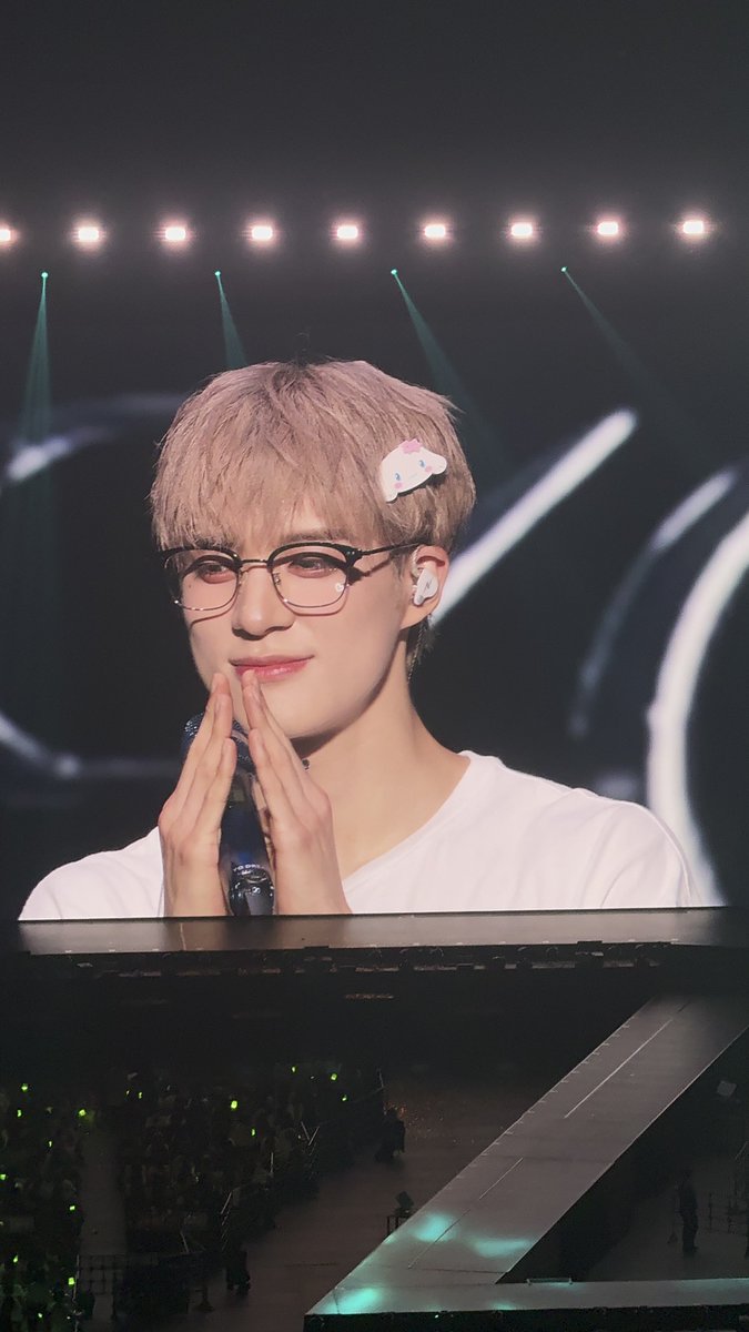 samm3er's tweet photo. 240602 #제노 #JENO 
안경 제노 시나모롤 제노 https://t.co/NvWhC4CkVD