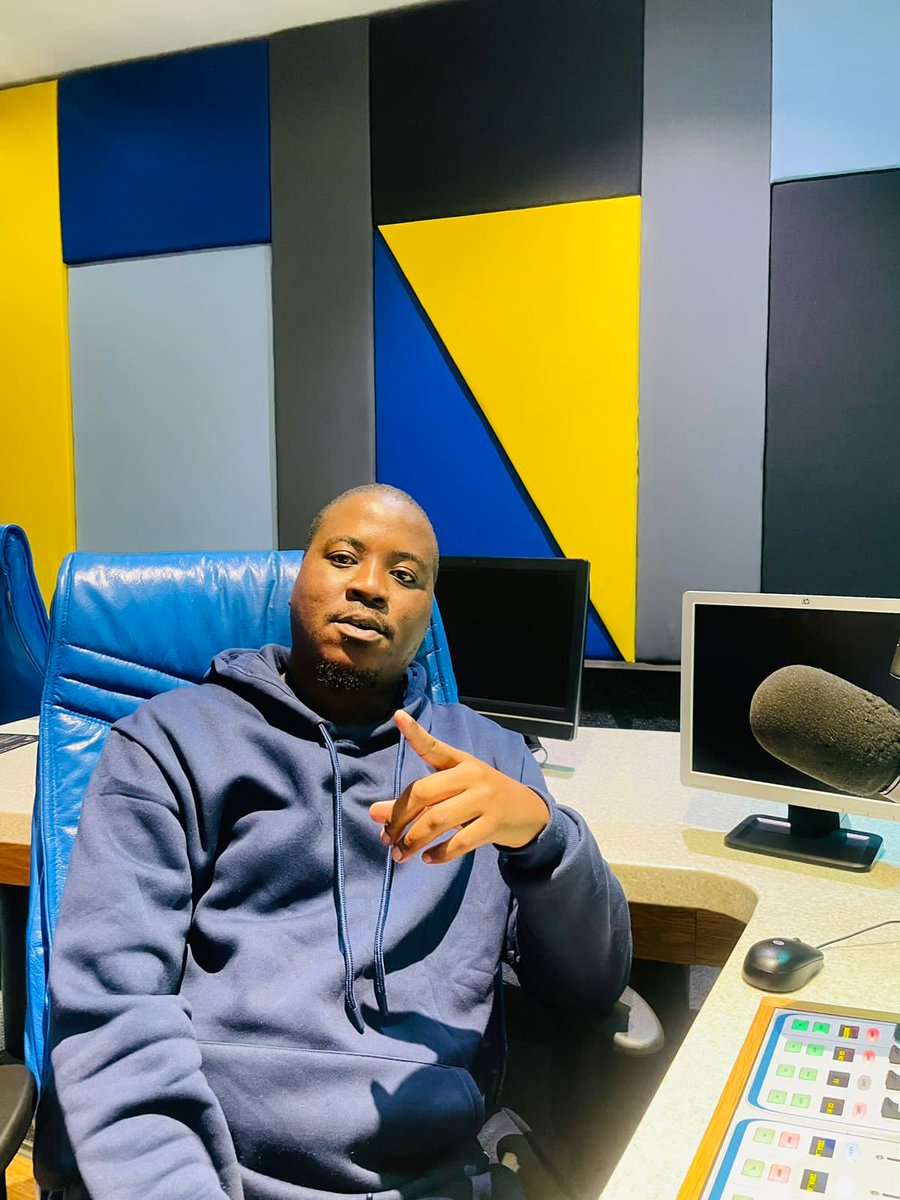 Sonto Awu lavi huwa

ndzi kona eka #Phyuphya ya <a href="/Munghana/">Munghana Lonene FM</a> ku fika 15h00

#Phyuphya