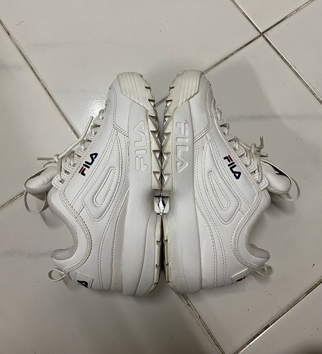 defbjp's tweet photo. 📌ส่งต่อรองเท้าFila Disruptor 2 ของแท้💯% Size US 6  24cm ขาย 500฿ รวมส่งค่าา ทักมาสอบถามหรือดูสภาพรองเท้าเพิ่มเติมได้นะคะ 🙇🏻‍♀️#FILA #ส่งต่อรองเท้า #รองเท้ามือสอง #ส่งต่อ #รองเท้าผ้าใบมือสอง #รองเท้าผ้าใบ #รองเท้าผ้าใบมือสองของแท้ #รองเท้าfila https://t.co/A2IIPD0N6n