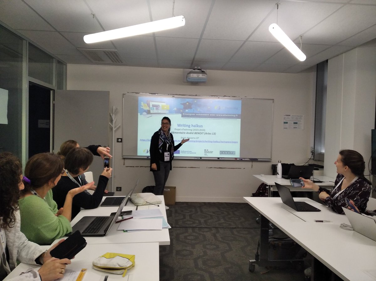 Ce matin j'ai eu le plaisir de présenter 📢 notre projet "Writing haïkus" 🖋️🀄lors de la conférence nationale <a href="/eTwinningFrance/">eTwinning France</a>. 
🇪🇪🇲🇫🇸🇰🇮🇹🇪🇺 #eTwinFR