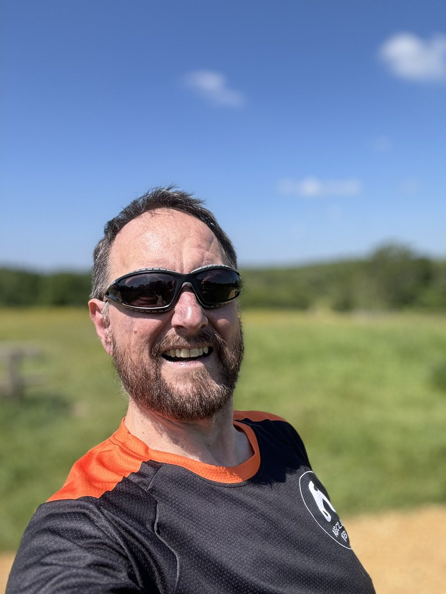 Adski11892's tweet photo. Got out on the emtb, feeling alive. 👍🏻🤘🏻 @Absolutemtb1 #itchenvalley https://t.co/TfCs4aaw76