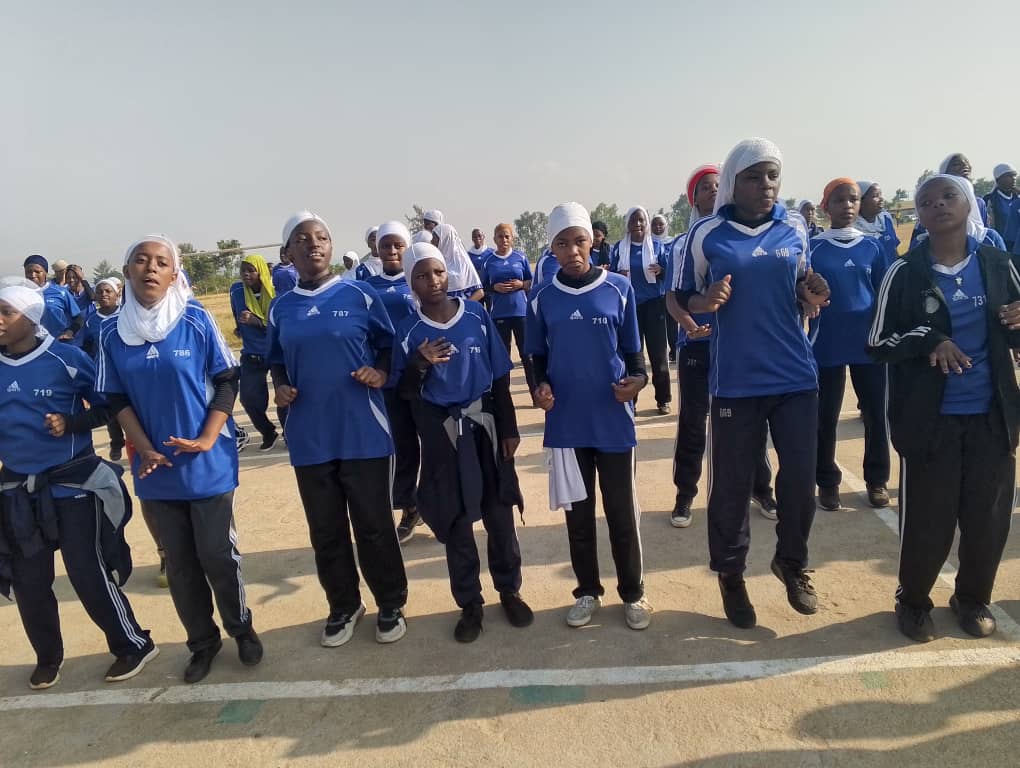 GashoraNYC's tweet image. Bugesera District
Gashora sector
Urubyiruko rutuye muri Gashora sector twifatanyije nabari nabategarugori muri siporo rusange yarifite insanganyamatsiko igira iti *"siporo ni ubuzima abagore twagiye"* @GashoraBugesera  @BugeseraDistr