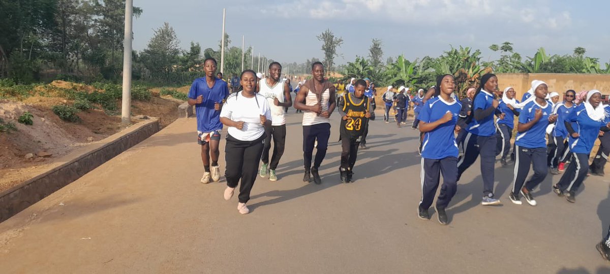 GashoraNYC's tweet image. Bugesera District
Gashora sector
Urubyiruko rutuye muri Gashora sector twifatanyije nabari nabategarugori muri siporo rusange yarifite insanganyamatsiko igira iti *"siporo ni ubuzima abagore twagiye"* @GashoraBugesera  @BugeseraDistr