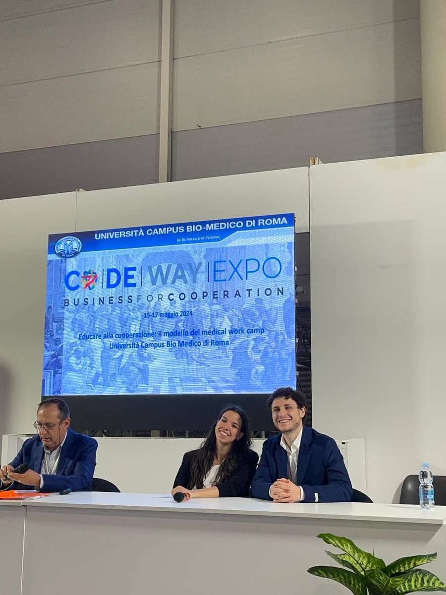 CampusBioMedico's tweet photo. Gli studenti del VI anno di Medicina e Chirurgia #UCBM raccontano a @CodeWayExpo l'esperienza nei #workcamp in Tanzania, Madagascar e Perù. Per promuovere la #cooperazione internazionale, mettendo al centro la #persona oltre ogni confine. Alcune foto📸 https://t.co/huI4iidcQJ