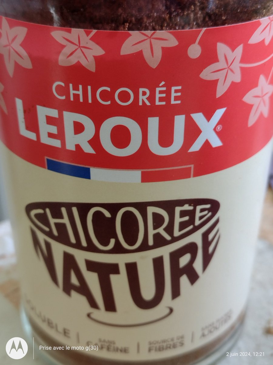ThiChaplain's tweet photo. Plus de #café chez moi (je ne le supporte plus) donc je fais travailler des #agriculteurs français qui font de l'#Endive. Et je mets de la #vergeoise (j'ai des amis qui sont passés à l'orge torréfiée). Le bleu-blanc-rouge n'est pas usurpé pour Leroux. #Orchies #Nord https://t.co/LravuNJHId