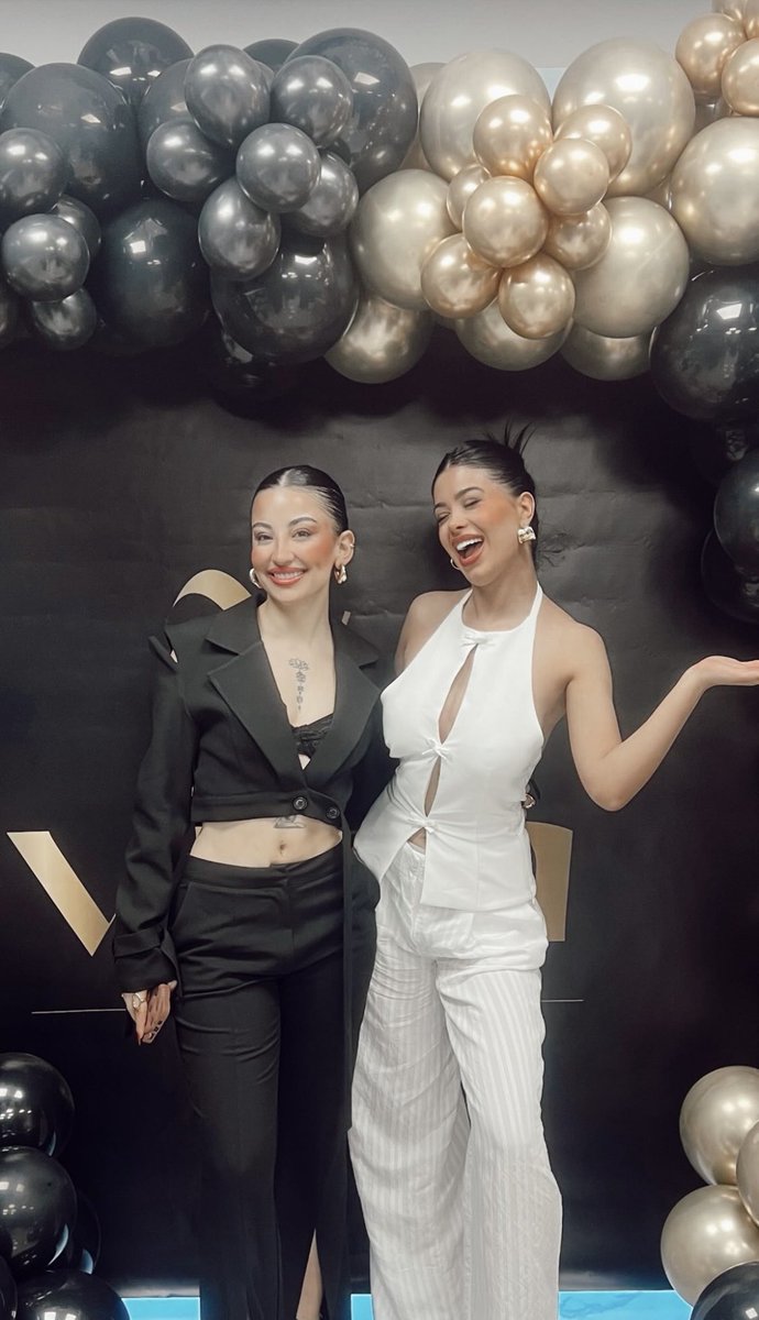 Laras376's tweet photo. vee süpriz buse ve dilara ortak güzellik merkezi açtı 🥳

#dilarapusa #kismetseolur https://t.co/e5YzFO4Ysf