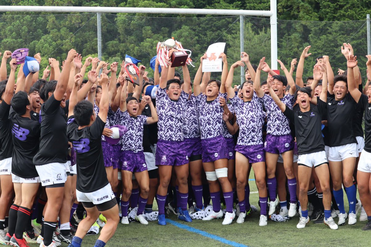 GPD8Wq4aYAEkx08.jpg