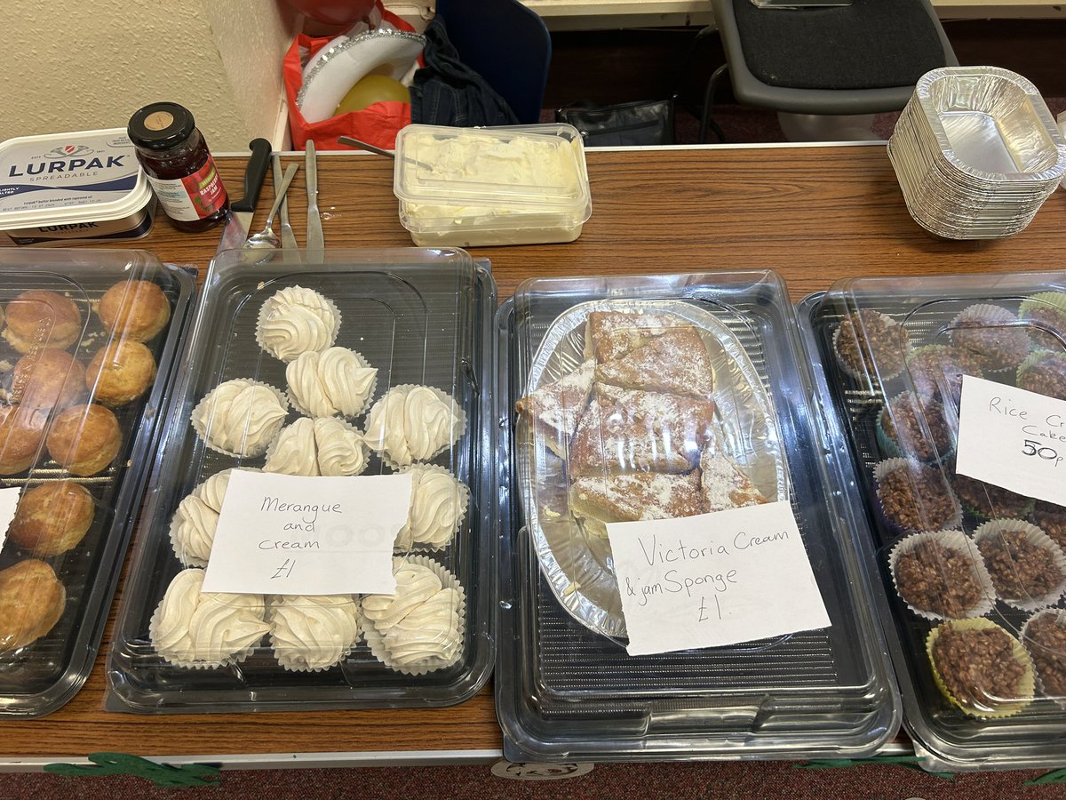 Laura Howat tweet media