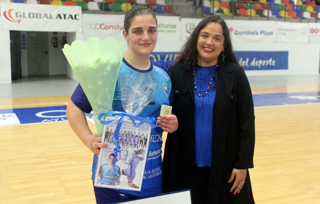 Lamentablemente decimos adiós a una indiscutible leyenda del club, <a href="/AidaPalicio/">Aida Palicio</a>, la única jugadora presente en nuestros dos ascensos a <a href="/IberdrolaDHF/">Liga Guerreras Iberdrola</a>, que no continuará jugando la próxima temporada lobasglobalatacoviedo.com/2024/06/02/se-… #lobas #CreoEnOviedo #yocreOBF