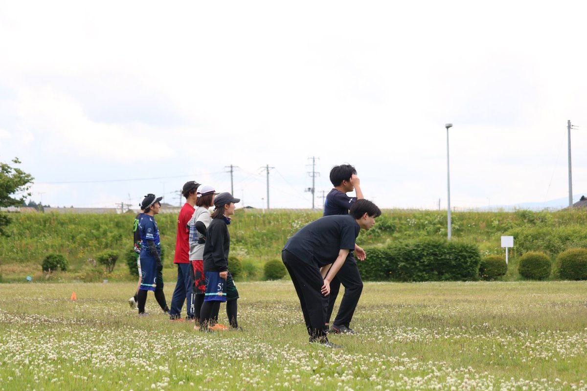 iFlyingSaucers's tweet photo. 【岩大×ソーサーズ合同新歓BBQ会🍖】

今年も岩大と合同で新歓企画を行いました！雨の予報も不安な中、午前中は基礎練習やセット練を行いました🥏
そして今年も #JAいわて　様からのご協力で岩手産のお肉やお米でBBQを行いました🔥とっても美味しかったです！
#岩手　#アルティメット
#社会人チーム https://t.co/K708SzMXRK