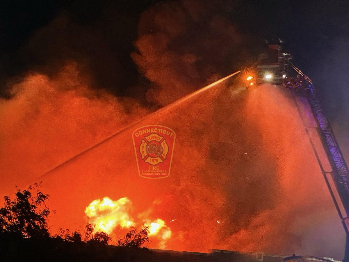 ctfirephoto's tweet photo. HAPPENING NOW: CFPA New York City member Chris Clarke @FirstDuePhotog is on scene of a multiple alarm in Paterson, New Jersey. #paterson #patersonfire @PatersonFire https://t.co/cqSrCKd5sY