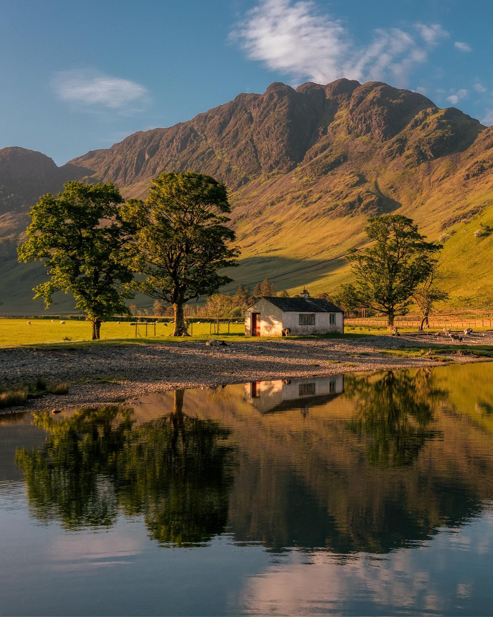 lakesrhino's tweet photo. Morning everyone hope you are well. Buttermere reflections. The little white hut with Haystacks as the backdrop. Always wondered who owns it. Have a great day.#lakedistrict @keswickbootco https://t.co/HJkXJlAF1u