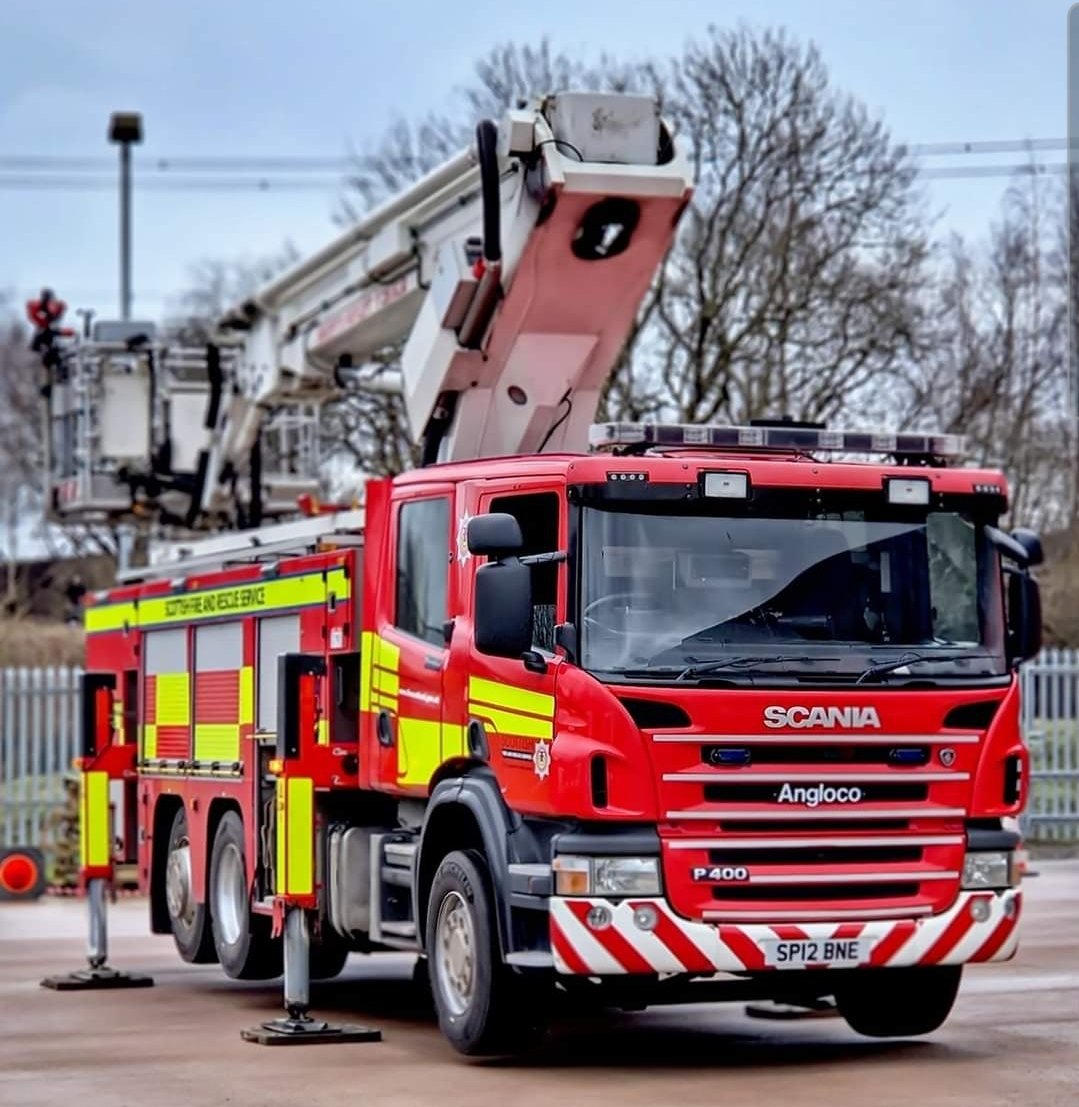 ObanRds's tweet photo. π¨ππ¨ARP Crew mobilised at 23.59hrs along with Crews from East Kilbride,Tarbert, and Lochgilphead to a Rope Rescue Incident in the Village of Tarbert π πππππ #E07A6 #C01L1 #C01L2 #E28P6 #E27P6 https://t.co/IhUteHly9a