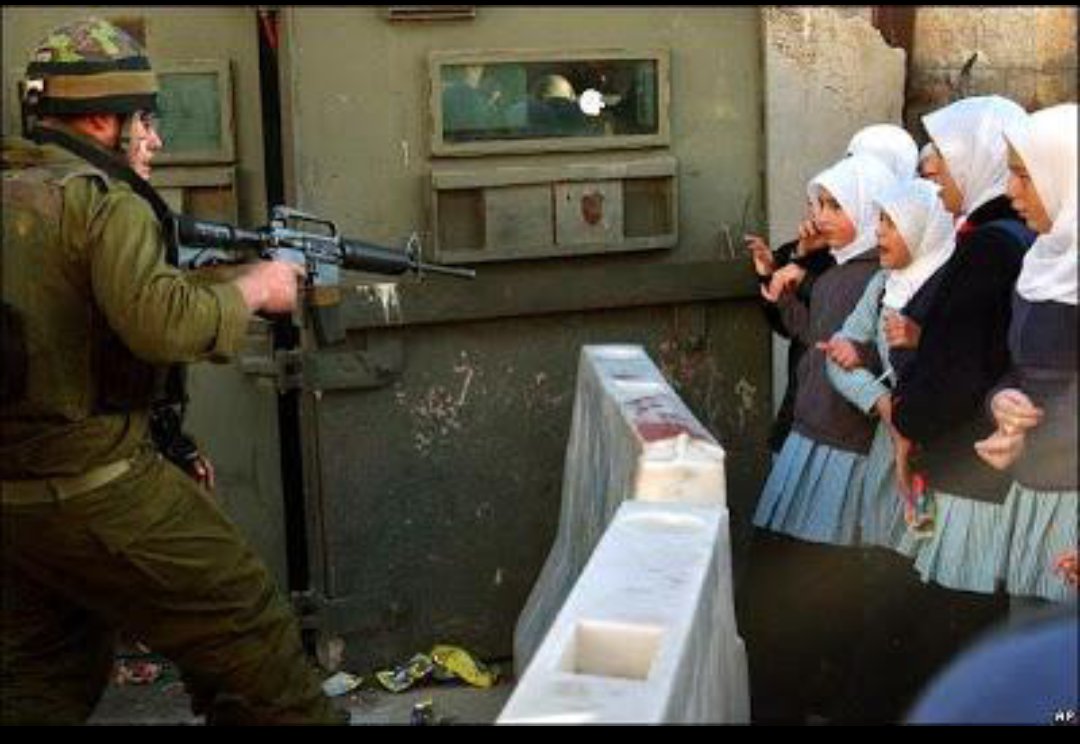seeforyourself7's tweet photo. #IsraeliCrimesAgainstChildren https://t.co/REZgQR53xu