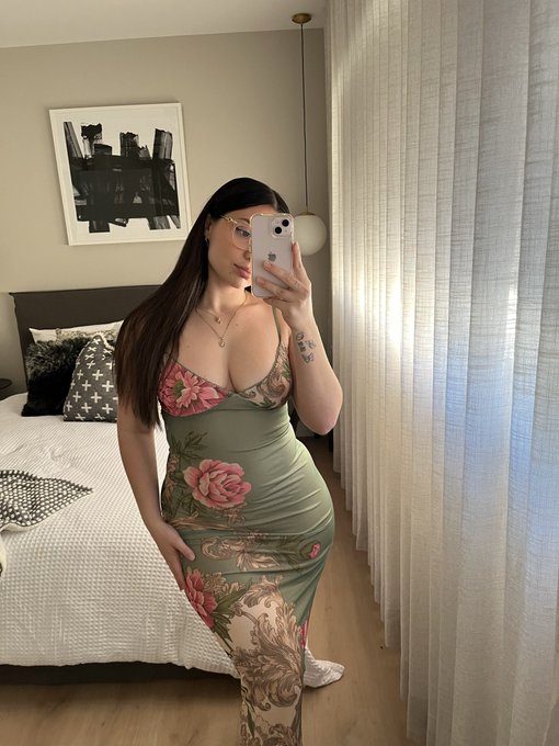 Which photo is better 1 or 2? ☺️ https://t.co/gKRmF4wpa6