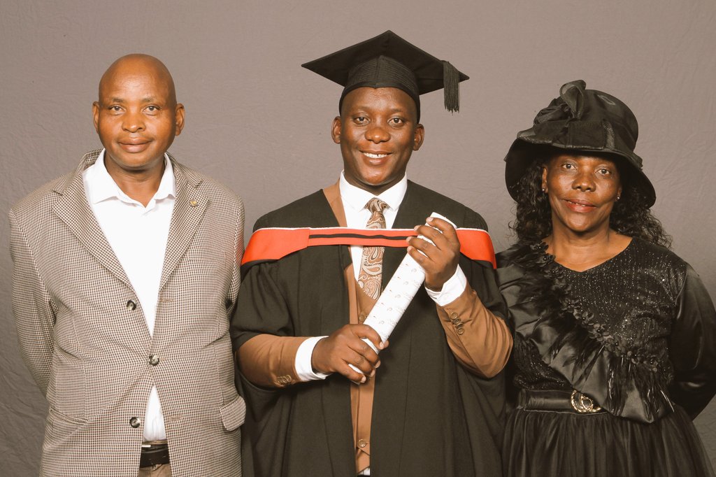 GlerenceMoetji's tweet image. 