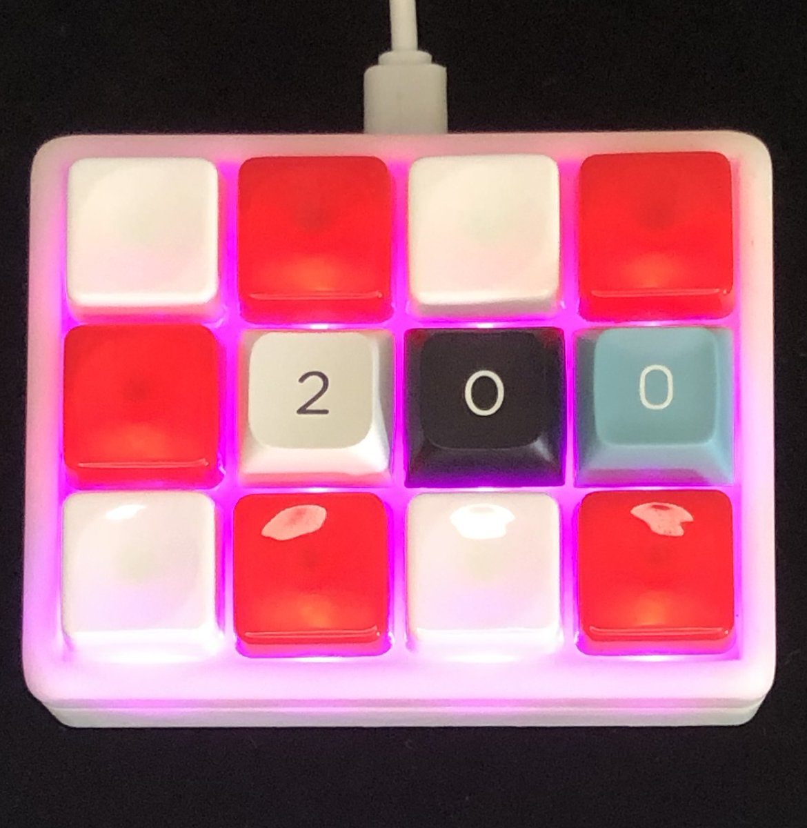 kurihary's tweet image. 🎉🎉200回おめでとう🎉🎉
Keyboard: Pico Mpad &amp;amp; 無限の可能性
Switch: Durock Medium Tactile Switches
Keycap: RAMA WORKS GRID &amp;amp; etc.
#KEEB_PD #KEEB_PD_R200 #PRK_Firmware
#自作キーボード #MechanicalKeyboard