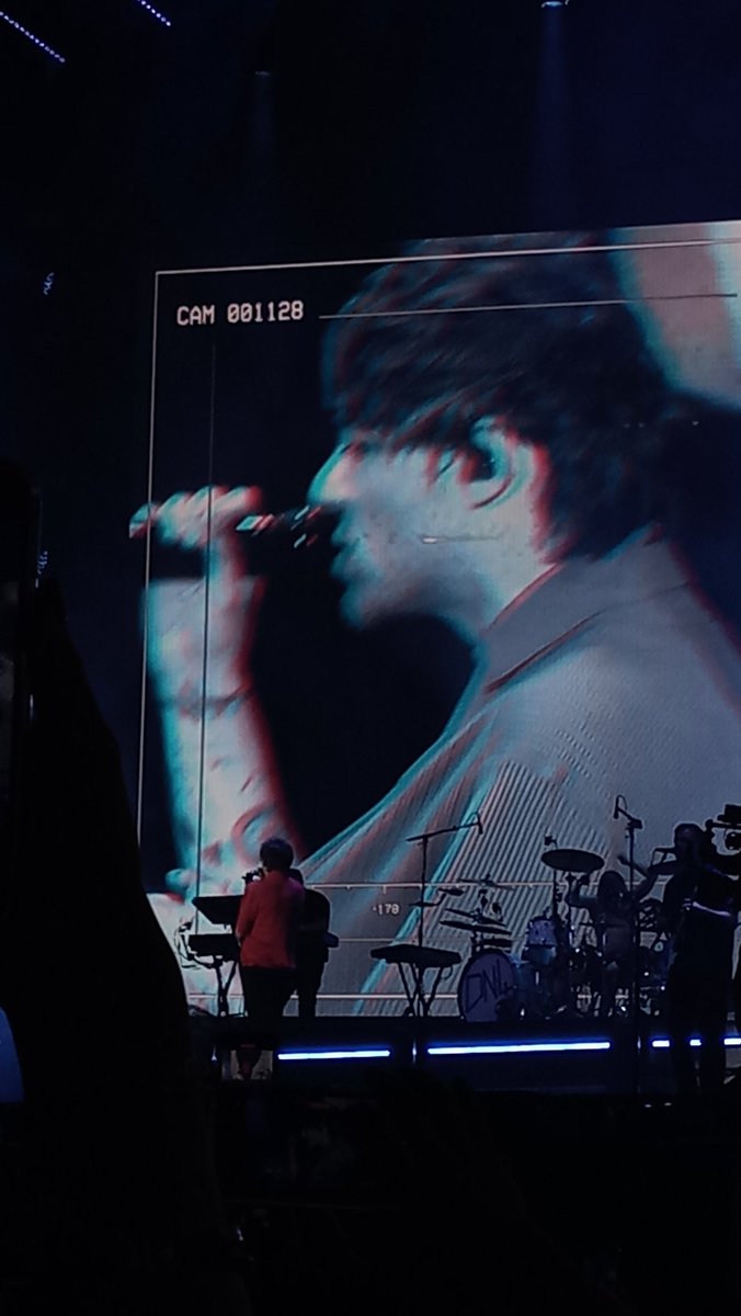 andytommoway's tweet photo. la mejor puta noche de mi vida, ahí dejé el alma cantando y gritando nomames Louis te amo con el almaaaa😭❤️❤️❤️ https://t.co/mSBzTBbdPg