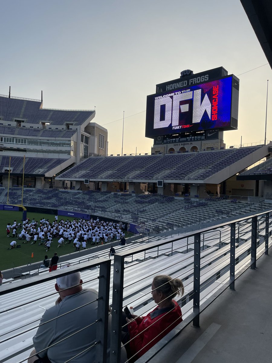 frmoee's tweet image. Had a great experience at the @TCUFootball Camp
Today 🏈💜 Thank you Coaches for the great feedback and keep putting in that work. DFW Showcase #MosesParras #tcufootbalcamp @CoachSonnyDykes