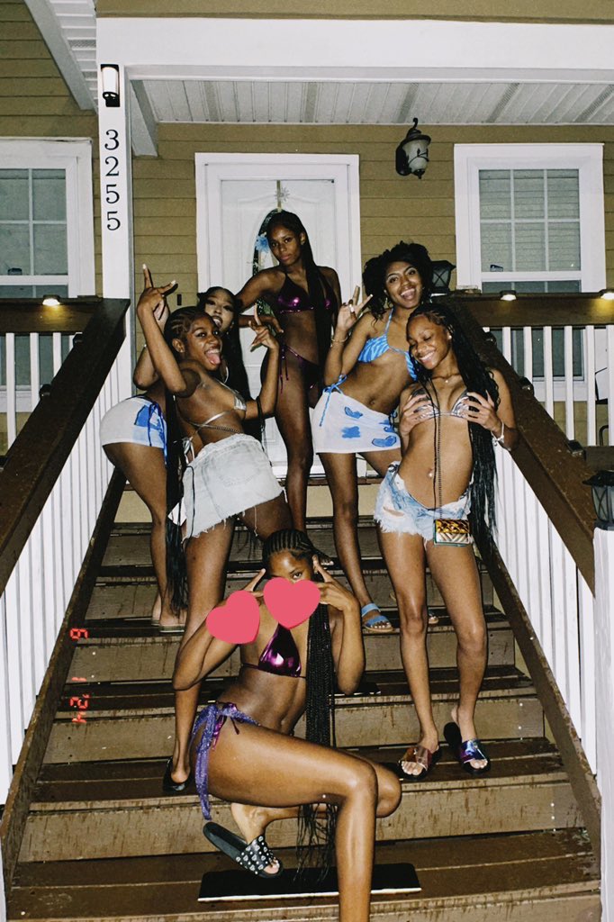 taylorjasmine00's tweet photo. #FREAKNIKPoolParty
#SummerHasStarted! https://t.co/wQKhogskTn