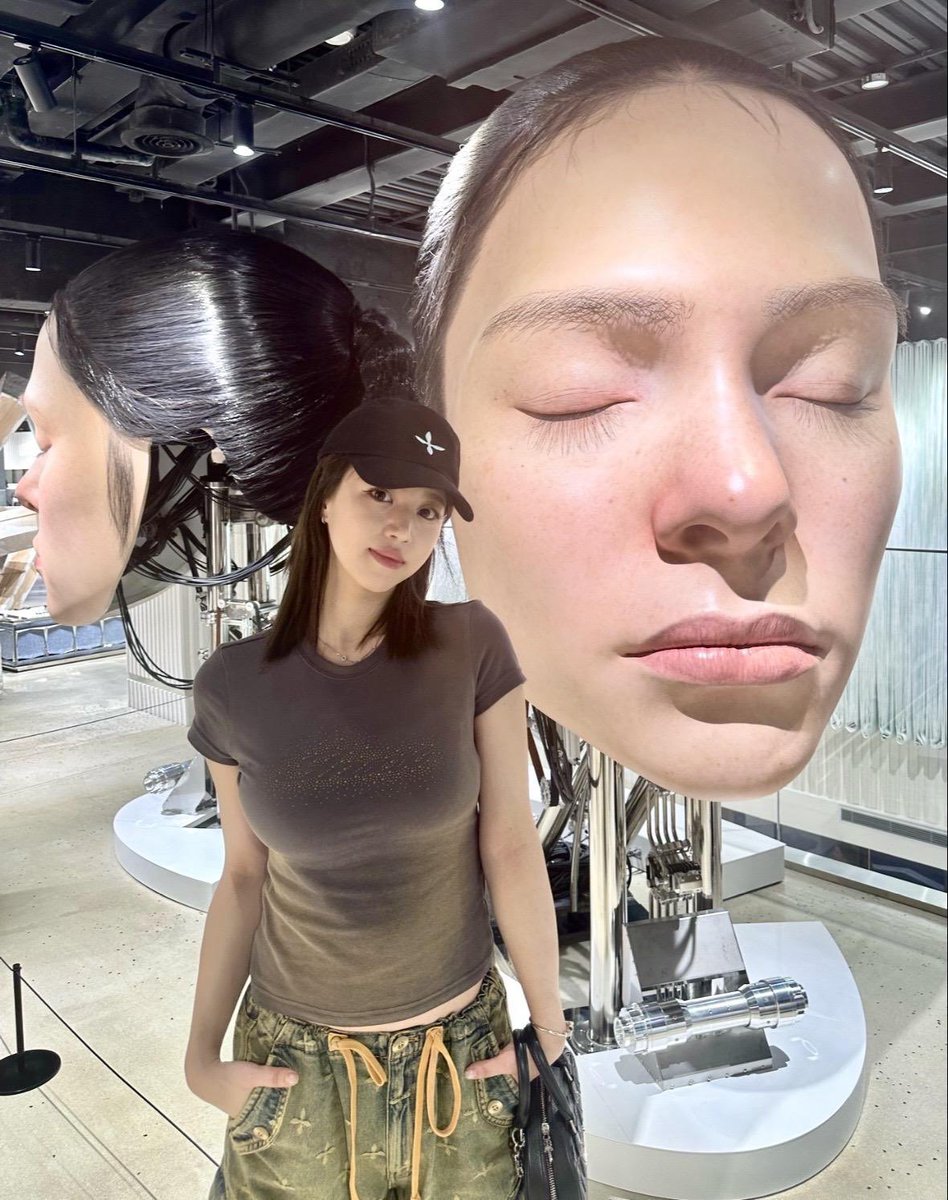 aorina0629's tweet photo. #女神 #白富美 #大长腿 #极品 #女神婊 #反差婊  #羞辱  #骚货 #反差 #肉便器 #颜射 #母狗 #聊骚  #骚逼 #女神婊 #评价 #爆操 #辱骂 #欠操 #社死 #鸡巴 #肉棒 #曝光 #问答 #背德 #人妻  #肉便器 #鸡巴套子 #调教 #打分 https://t.co/Lcfe6V8uhk
