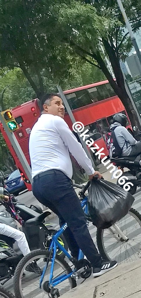 kazkun066's tweet photo. Madurito sobre ruedas 😋👔🚲 https://t.co/bPjk7pTyVw