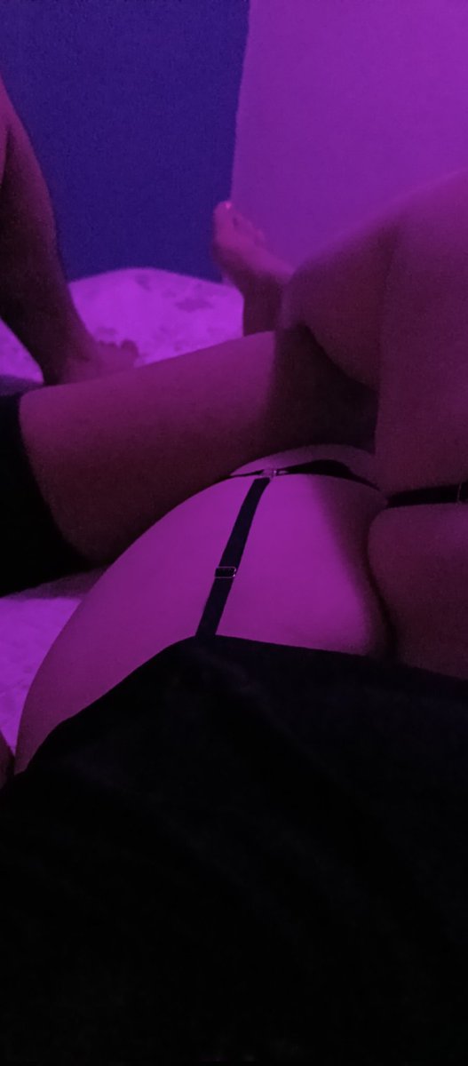 Pareja A & I tweet media