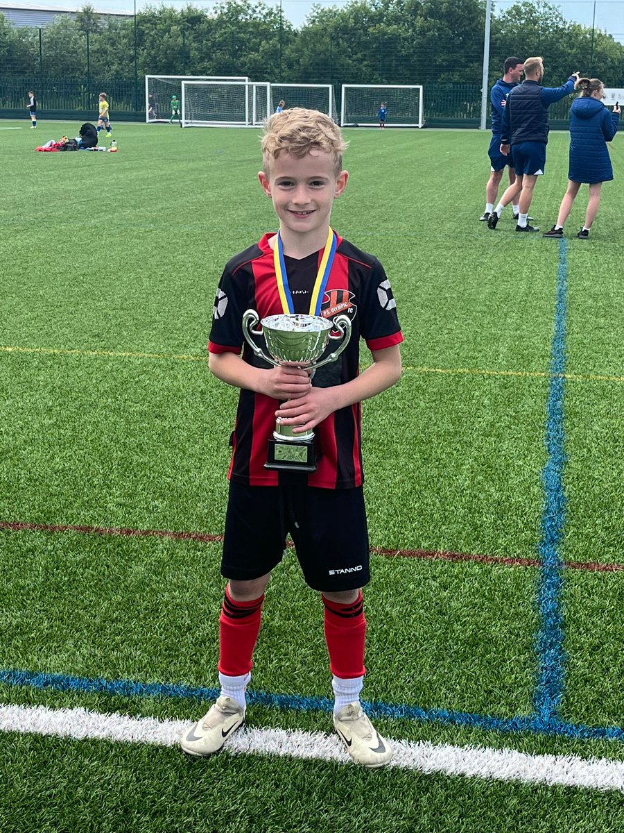 mattdaywba88's tweet photo. Shrewsbury Town Tournament winners. They were all fantastic today. 🔴⚫️🔴⚫️ https://t.co/MvO31aPK8m