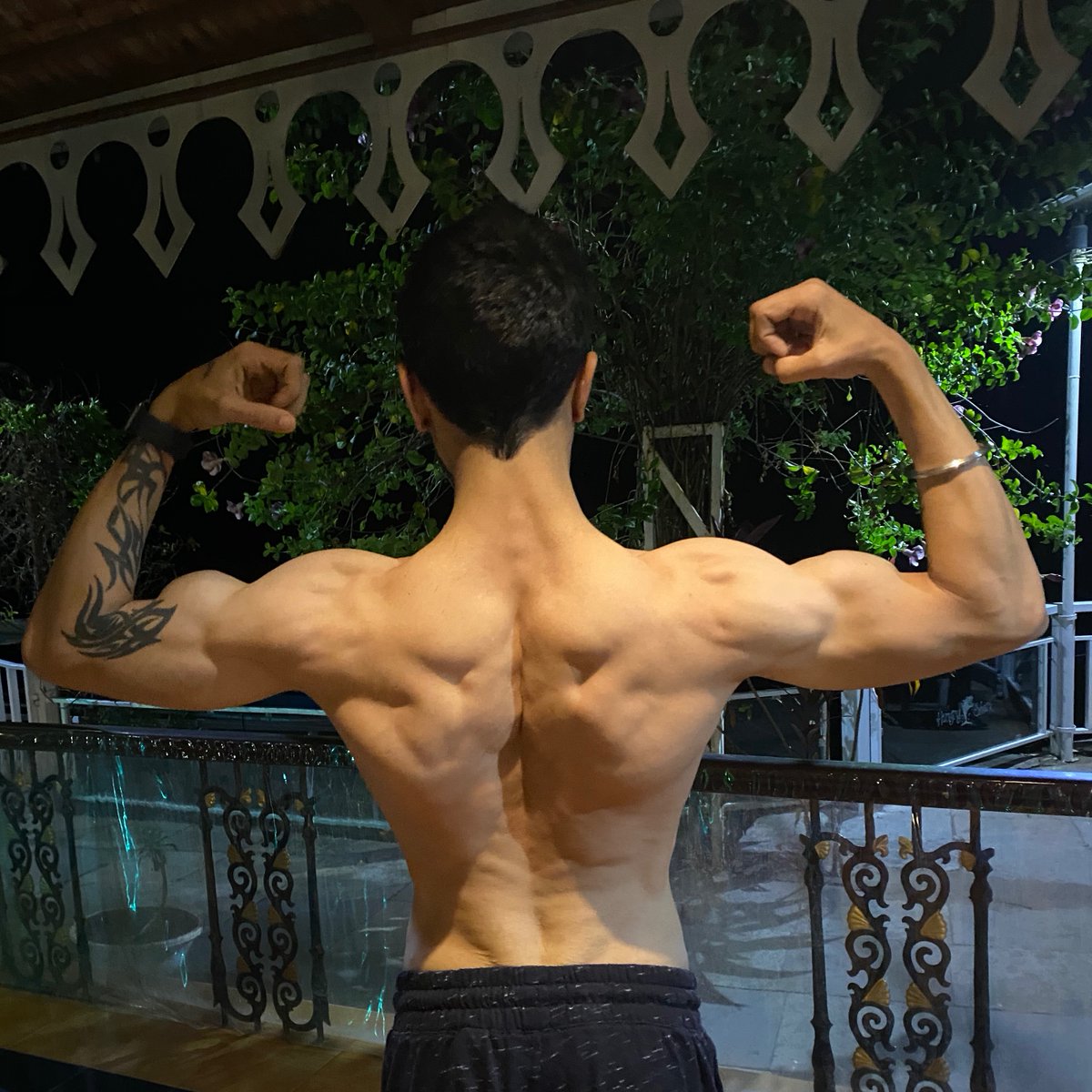 SatejGohel's tweet image. How to Prevent Muscle Loss in a Calorie Deficit??

5th thread is important 🚨

Thread. Bookmark.