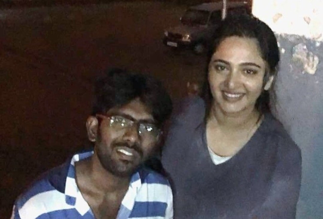 sweetyanushkafc's tweet photo. #BTS #BlockbusterBhaagamathie
#AnushkaShetty #UnniMukundan
#Bhaagamathie @ashokdirector2
#LadySuperstarAnushkaShetty https://t.co/KKt0rEfsHG