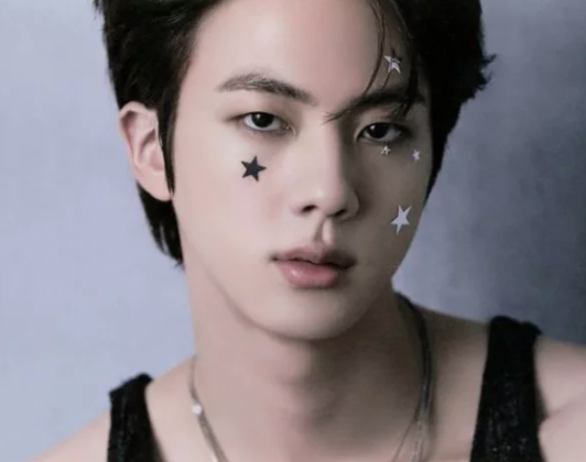 AboutMusicYT's tweet photo. Jin of BTS will be discharged from the military in 10 days. https://t.co/1yTuCwqZQc