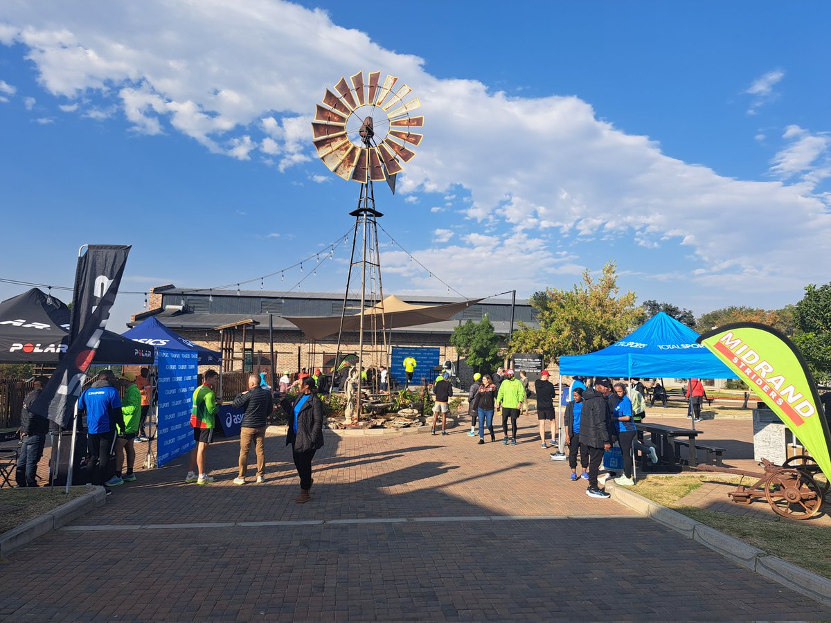 midrandstriders's tweet photo. Months of training has led to this πββοΈπββοΈπ₯ #ComradesMarathon
#PrisonBreakMarket #WinterIsHere #GreenMambaEffect
Midrand Striders x Comrades Breakfast | @TotalsportsSA @IHFProducts @ASICS_ZA
@ramaloko_sello @KaoneGill https://t.co/wxGBwJskzv