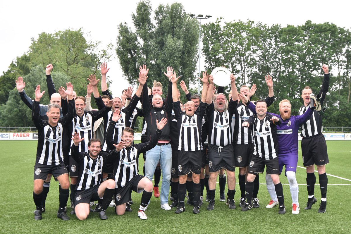 St.-Anna 3 kampioen! dlvr.it/T7jtwv