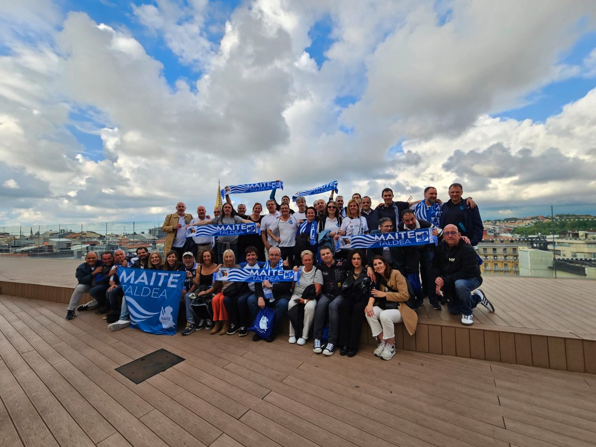 Ayer celebramos nuestro 10 Aniversario. Zorionak a todos y todas maitelaris!!!! #AurreraReala Gora <a href="/maitetaldea/">Maite taldea</a> !!!! Gora <a href="/RealSociedadFEM/">Real Sociedad Femenino</a> <a href="/RealSociedad/">Real Sociedad Fútbol</a>