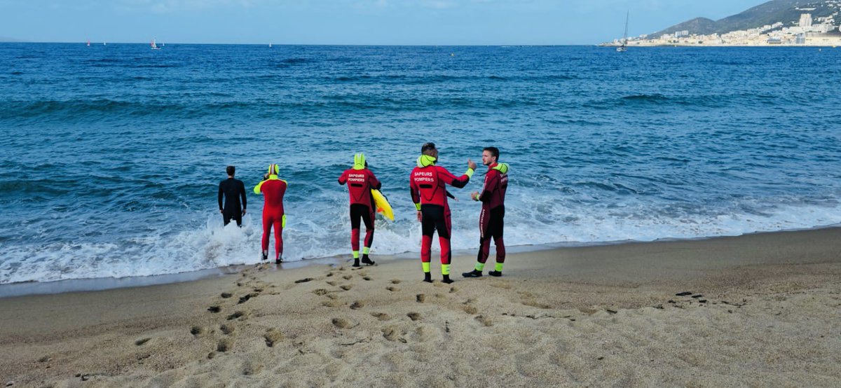 SIS_2A's tweet photo. #territorialisation
Entraînement des deux équipes secours nautique des SIS2A et @sis_2b, vendredi dernier dans le golfe d’Ajaccio.
Des entraînements réguliers qui s’enchaînent ces dernières années, fruit de la volonté de convergence des deux SIS dans tous les domaines. https://t.co/52dRf7r0ce