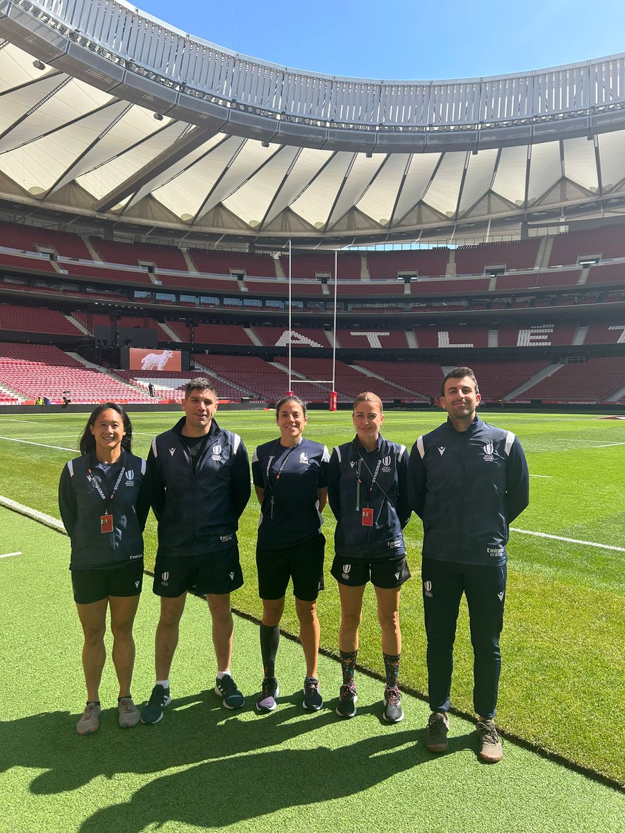 ArbRugCV's tweet photo. 📸 Photo of our Valencian colleagues in the @SVNSSeries .
Proud of you and good job👏🏻🏉
#terreta #comandovalencia #mandarinaconnection #referee #rugbyreferee #seven #sevenseries https://t.co/6X5XLcu5Ym