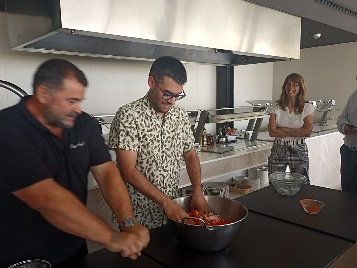 Un dia y medio de compartir ideas y visión. De buscar y mejorar. Enfocados en dar servicio, en mejorar la atención a los pacientes y en llegar a los socios.  🧠🤓 Somos unos intensos!! Hemos trabajado mucho y tambien disfrutado un monton. Estad atentos que <a href="/aegastro/">Aegastro</a> se mueve!