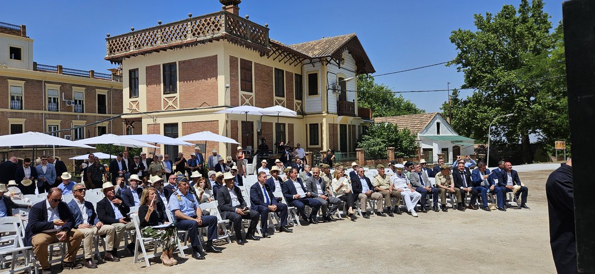 SlovakiainSpain's tweet photo. Feliz 700 años FMG Granada❗️⬇️
FMG 🇪🇦 y sus socios del grupo eslovaco #MSMGroup y 🇨🇿 @CSG_HOLDING celebraron esta semana el increíble aniversarion de la tradición granadina. ⬇️ https://t.co/YlLfGDfiPN