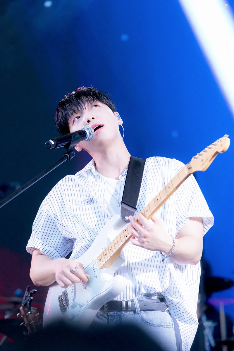 ponyojoa's tweet photo. 240601 팔레트뮤직페스티벌
무대장인 무대천재 또 뮤페 찢었지🤭
#정세운 #JEONGSEWOON
#Palette2024 #팔레트뮤직페스티벌 https://t.co/9Zgzw2CFw2