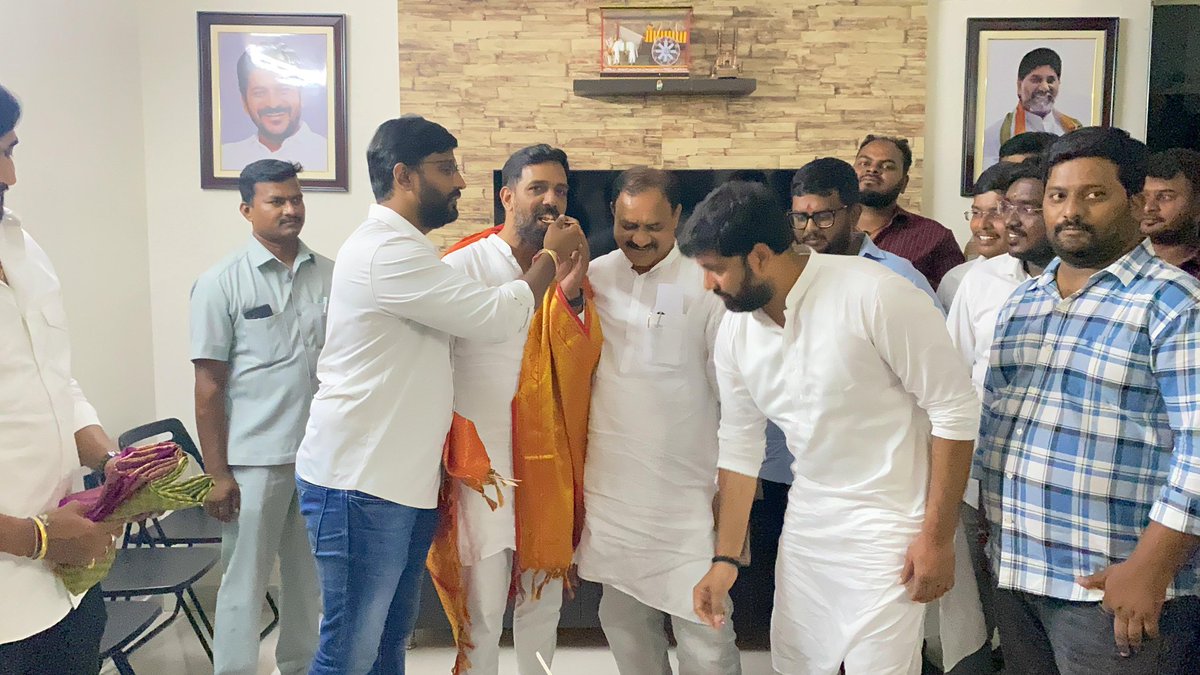 VenkatBalmoor's tweet photo. Wishing a very happy and prosperous birthday to TMREIS President and a dear brother, Shri Faheemuddin Qureshi! I consider your constant support and encouragement as a blessing to me, Anna! I wish you only growth and success in your life and career ahead, @Faheem1250 Anna! https://t.co/PLevxFhvIS