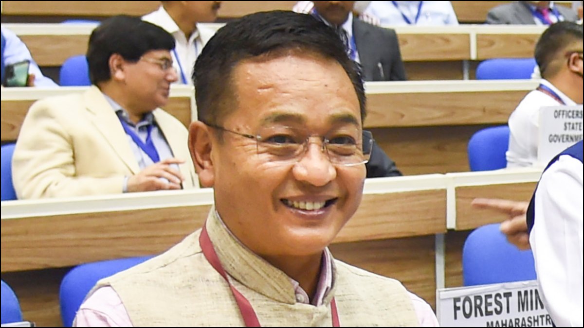 Sikkim Krantikari Morcha (<a href="/SKM/">human being (parody)</a>) led by CM #PremSinghTamang, retains power in the #SikkimAssemblyElections as it crosses the majority mark of 17 out of 32 Assembly seats. SKM won 18 seats and is leading on 13 seats. The counting of votes is underway.