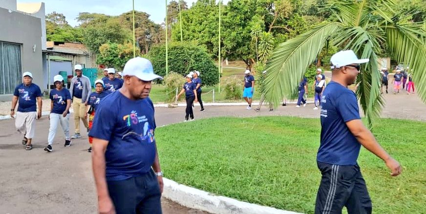 OMSRDCONGO's tweet image. Bon dimanche chez vous, n'oubliez pas le sport!

L'#ActivitéPhysique vous aide à prévenir les maladies chroniques comme le #cancer, le #diabète de type 2 &amp;amp; les maladies du cœur. 

Elle contribue aussi à améliorer l'attention, la concentration &amp;amp; les autres fonctions du cerveau 🚵‍♀️