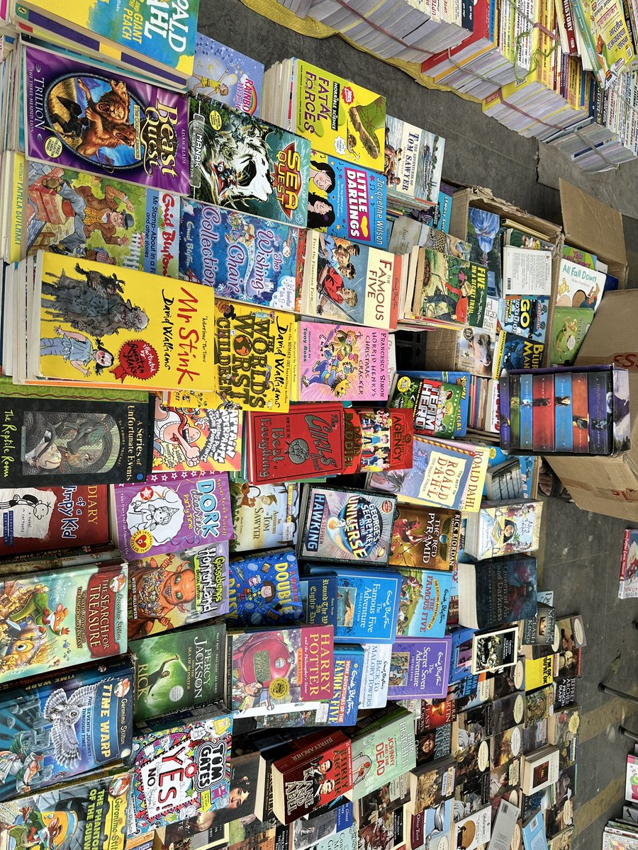 iamrana's tweet photo. The Daryaganj Sunday book market has become organised &amp; is now in a designated place near Delhi Gate https://t.co/00TeoiUscC