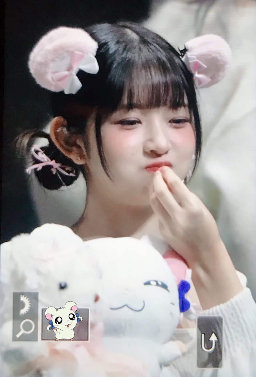 Kimreifan's tweet photo. 240602 해바라기씨먹방🐹 #IVE #아이브 #REI #레이 #レイ https://t.co/yZfAaYY3W4