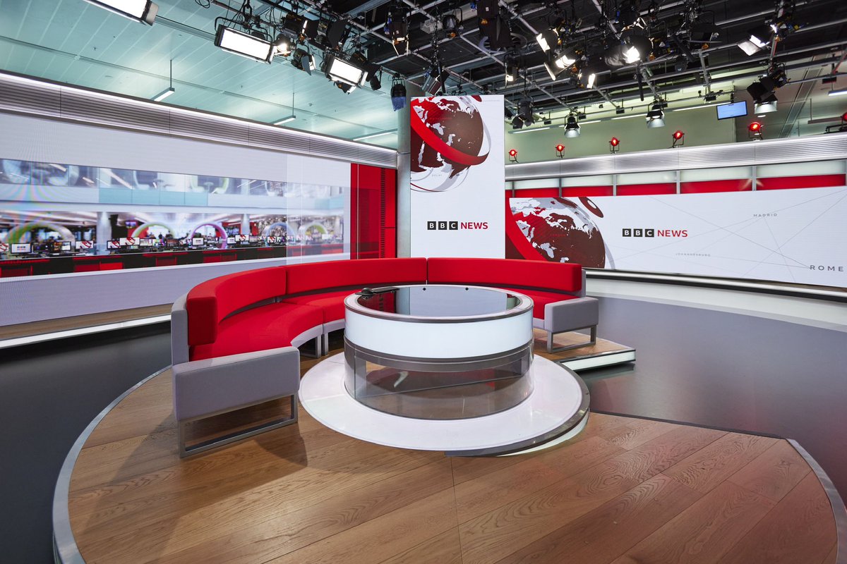 BBCFrediani's tweet photo. All change from Monday 3rd June 2024 with an extended hour long BBC News at One every weekday from Salford.

- More stories
- More analysis
- More Nations &amp; Regions News

It’s the first time a network news bulletin will be regularly presented and produced outside London. https://t.co/WRaQG7wbPx