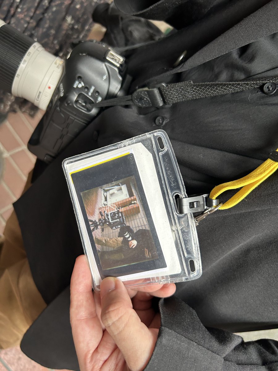 utut_photo's tweet photo. せっかくのイベントなので、レンズ交換式チェキを持ち出して遊んでる‼️
ニコンの高級レンズを借りてしまった🤤
#国産中判フィルム写真展 #nos #nonssl #チェキ https://t.co/SSOhubBCvV